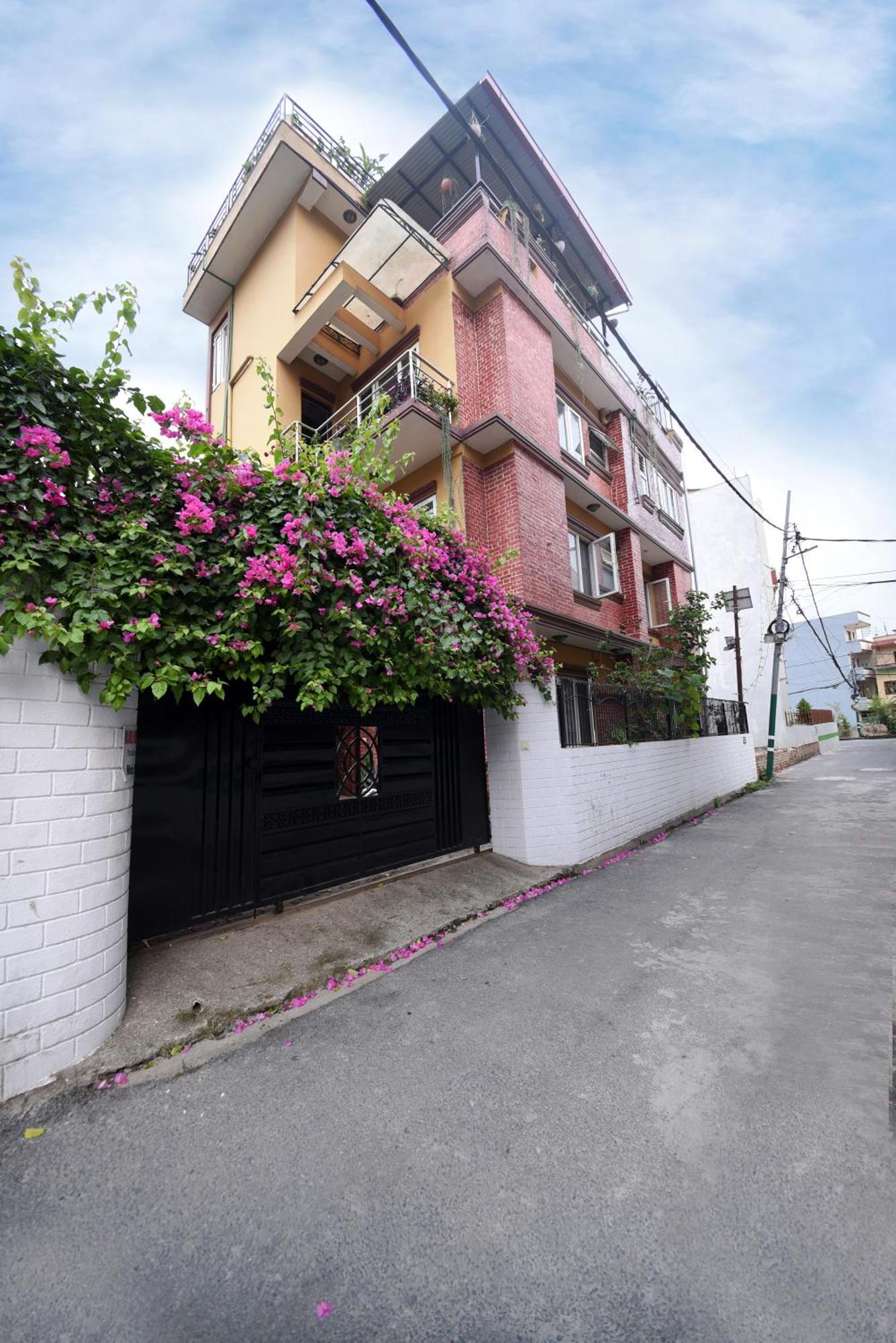 Mums Homestay & Studio Apartments Kathmandu Exteriör bild