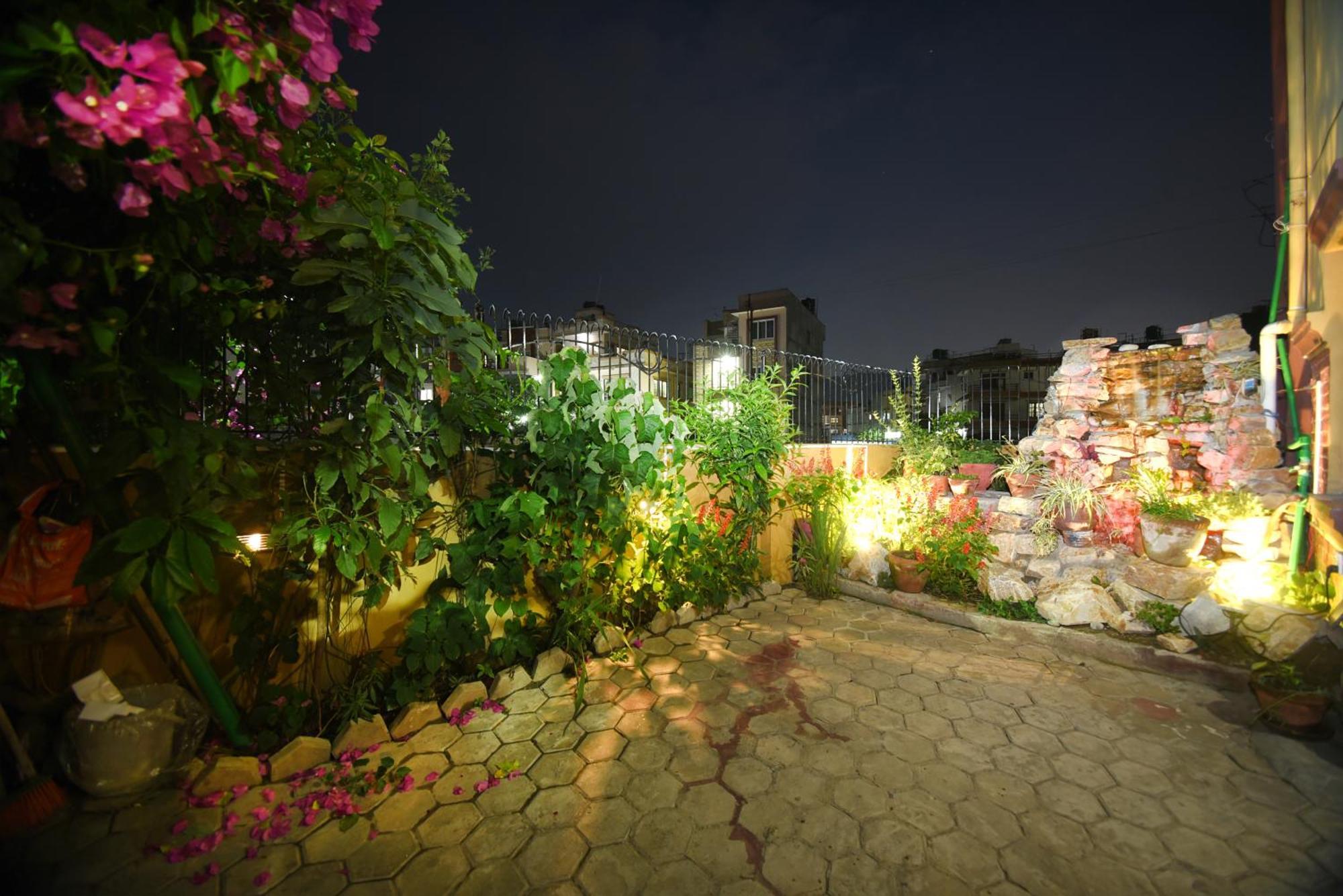 Mums Homestay & Studio Apartments Kathmandu Exteriör bild